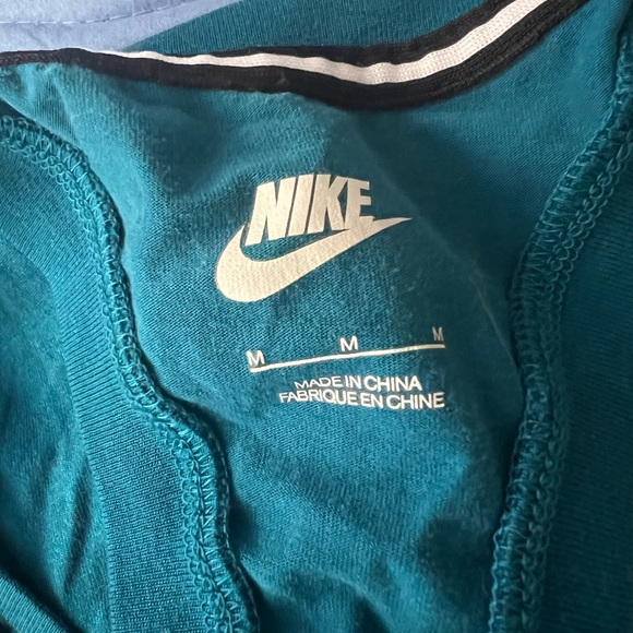 Nike Tank - Picture 4 of 5